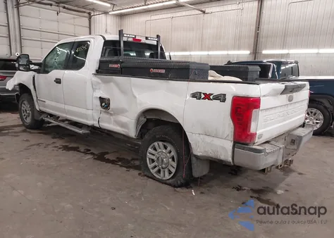 2017 Ford F-250 Xlt z USA, uszkodzony, nr VIN 1FT7X2BT9HEE26104